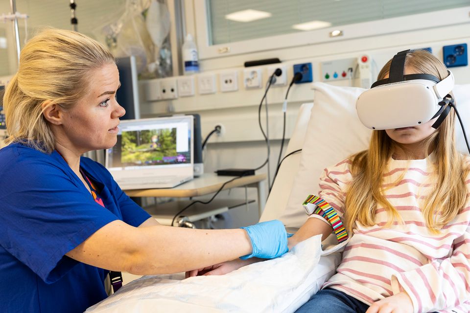 Virtuaalisissa luontoympäristöissä tehdyt syvähengitysharjoitukset laskevat lasten stressitasoja sairaanhoidossa