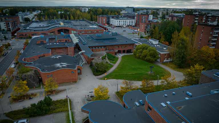 Hervannan keskustan punatiilitalot