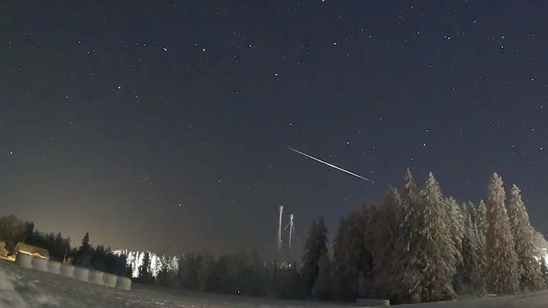 Kvadrantidien tähdenlentoparveen kuuluva meteori vuodelta 2024.