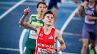 Jakob Ingebrigtsen tuulettaa halli-MM-kisoissa.