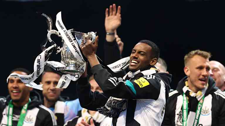 Alexander Isak johdatti Newcastlen liigacupin voittoon.