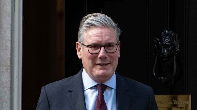 Keir Starmer Downing Streetin virka-asuntonsa edustalla 30. heinäkuuta 2025.