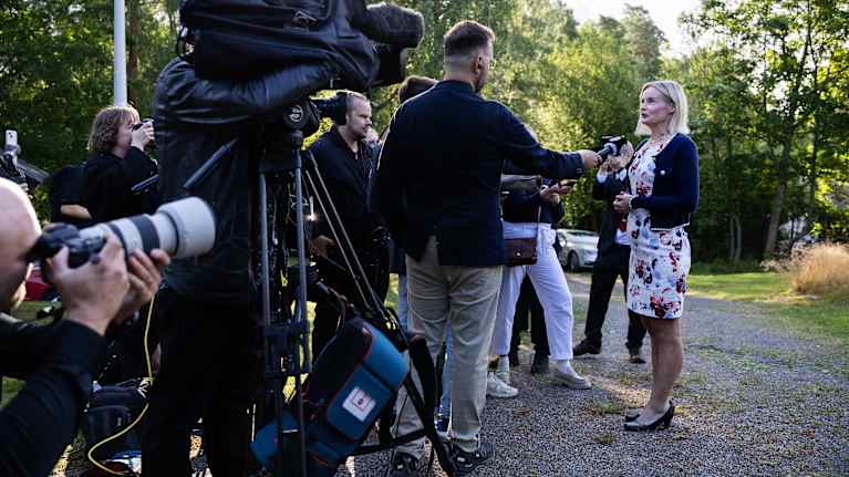 valtiovarainministeri Riikka Purra vastaa median kysymyksiin.
