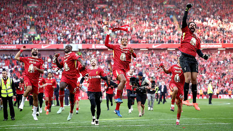 Liverpool juhlii Valioliigan mestaruutta keväällä 2025.