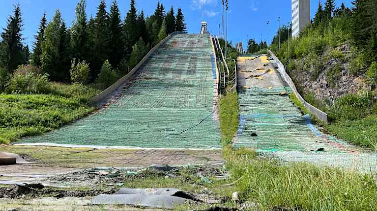 Laajavuoren isojen hyppyrimäkien alastulorinteet ovat huonossa kunnossa.