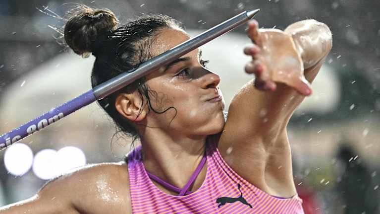 Serbian Adriana Vilagos oli ylivoimainen naisten heikkotasoisessa keihäskisassa. 