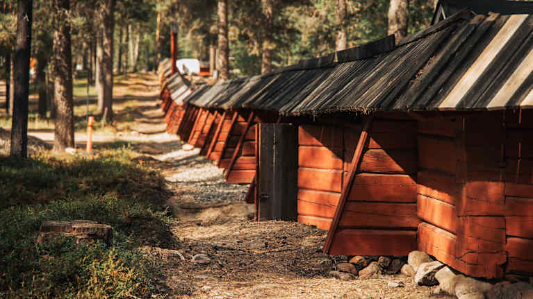 Pudasjärven hautausmaan muuria korjataan.