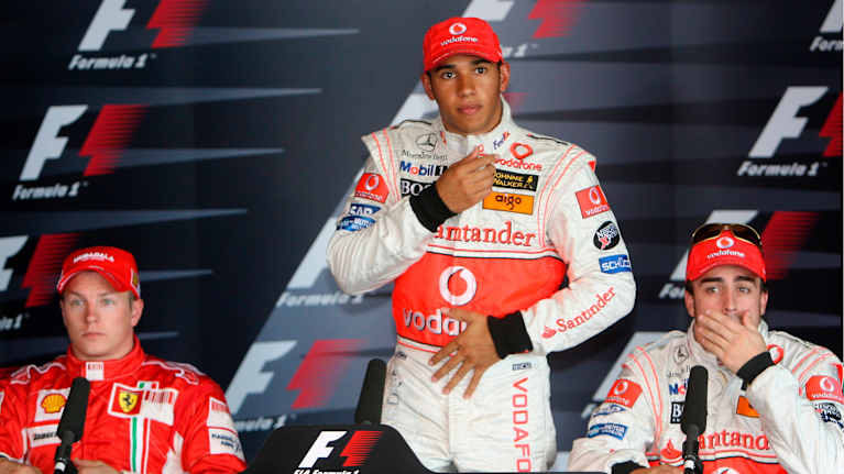 Kimi Räikkönen, Lewis Hamilton ja Fernando Alonso kisasivat mestaruudesta 18 vuotta sitten.