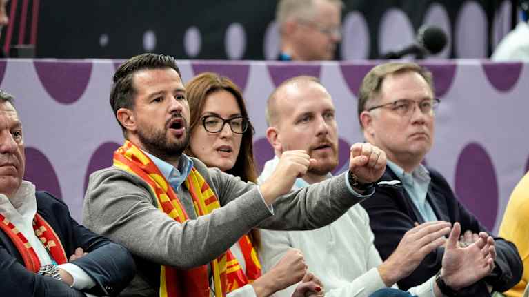 Montenegron presidentti Jakov Milatovi koripallon EM-kisoissa 2025.