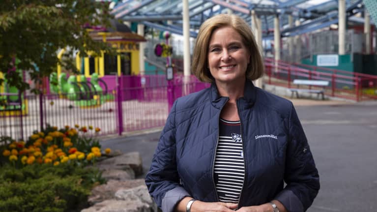 PIA ADLIVANKIN, toimitusjohtaja, Linnanmäki. 