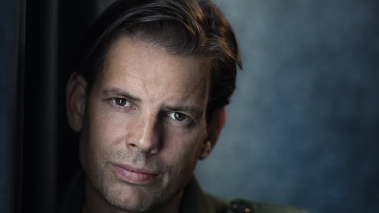 portätt av Alex Schulman