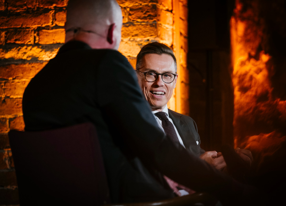 Piispa Teemu Laajasalo kertoi, että Suomen kirkoissa rukoillaan joka sunnuntai presidentin puolesta. Alexander Stubb totesi siihen, että ei sitten ihmekään, että menee niin hyvin. Hän sanoi kokevansa joka päivä sen, että suomalaiset toivovat hänen onnistuvan tehtävässään. Se johtuu siitä, että presidentin vastuulla on ulkopolitiikka ja maan turvallisuus. 