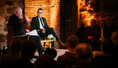 Presidentti Alexander Stubbin mukaan maailmaa uhkaavat välinpitämättömyys ja vastakkainasettelu – ”Ihmismieli unohtaa, internet ei”