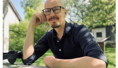 Väitös: Sosiaalinen virtuaalitodellisuus uudistaa etätyöskentelyä ja parantaa tiimiyhtenäisyyttä