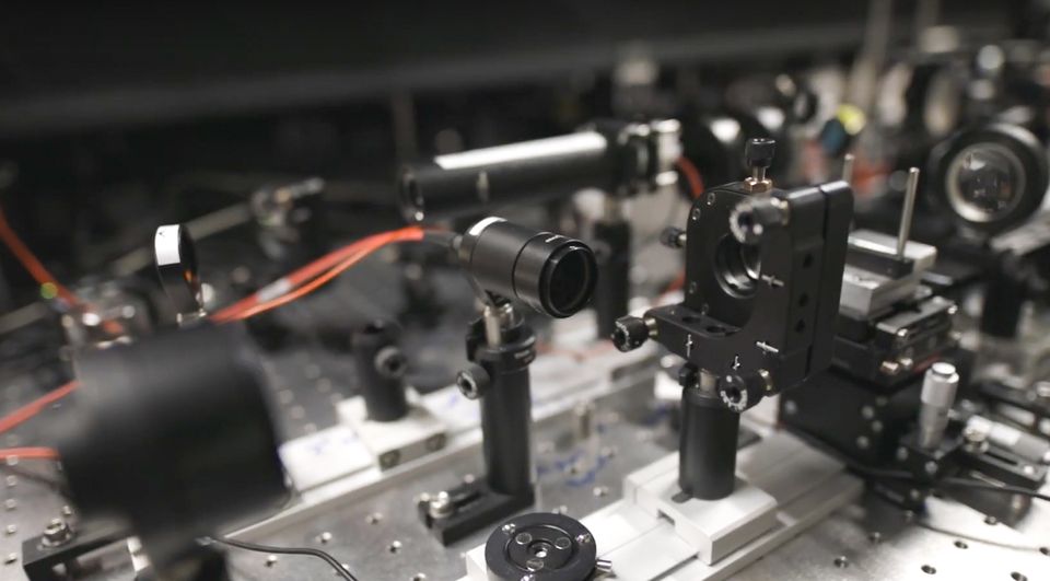Fyysikot löysivät mullistavan uuden tavan välittää suuria tietomääriä laservalon avulla