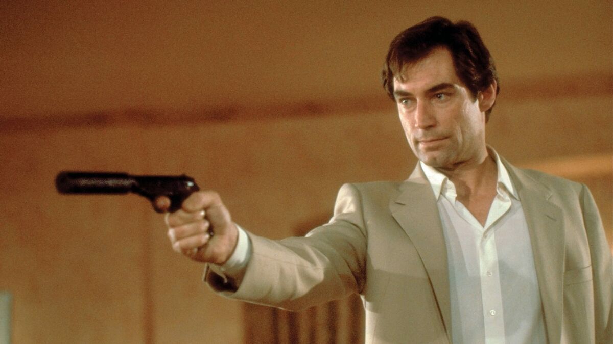 Illalla tv:ssä: Sekä 007 että Moneypenny vaihtuivat pätevään Bond-seikkailuun - norjalainen bändi laulaa tunnarin