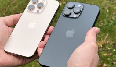 Kuvassa iPhone 16 Pro ja iPhone 16 Pro Max.