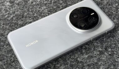 Kuvassa Honor Magic7 Pro.