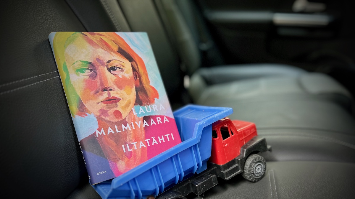 Laura Malmivaara: Iltatähti - millaista on olla jälleen pienen lapsen äiti