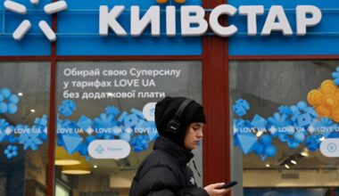 Miljoonien ukrainalaisten kännykät ja internet lakkasivat toimimasta – "Tämä on sotaa, jota ei käydä vain taistelukentällä"