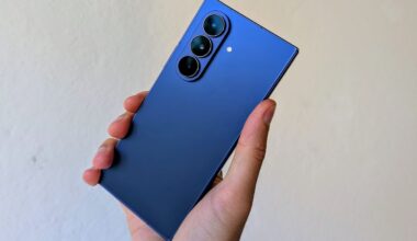 Kuvassa Samsung Galaxy Z Fold7.