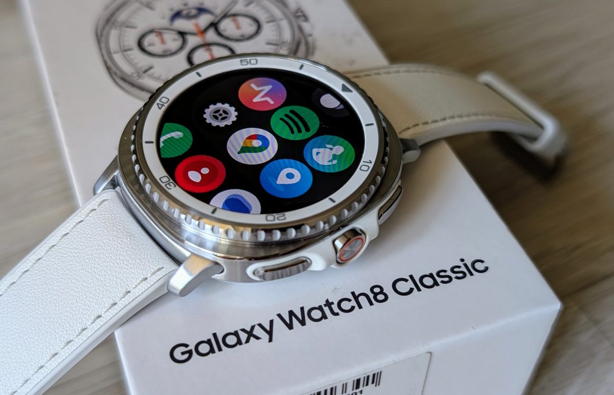 Arvostelussa Samsung Galaxy Watch8 Classic: oiva ja monipuolinen Samsung-älykello mieleenpainuvalla tyylillä
