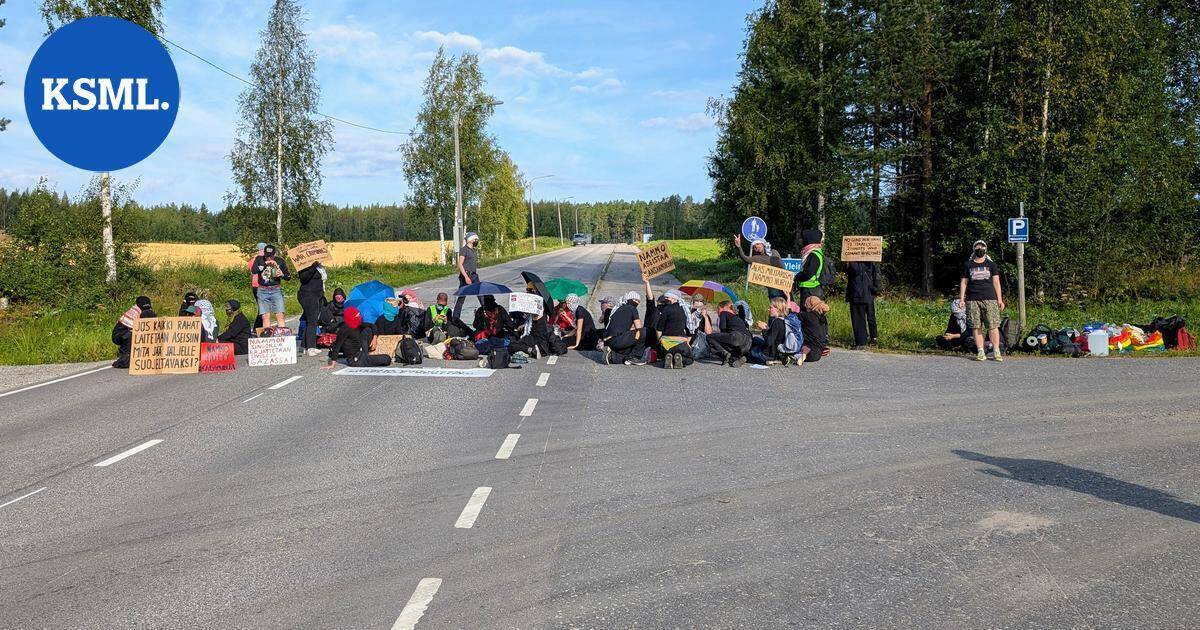 Juuri nyt | Vihtavuoren tehtaan lähellä mielenosoitus Gazan puolesta | Keski-Suomi