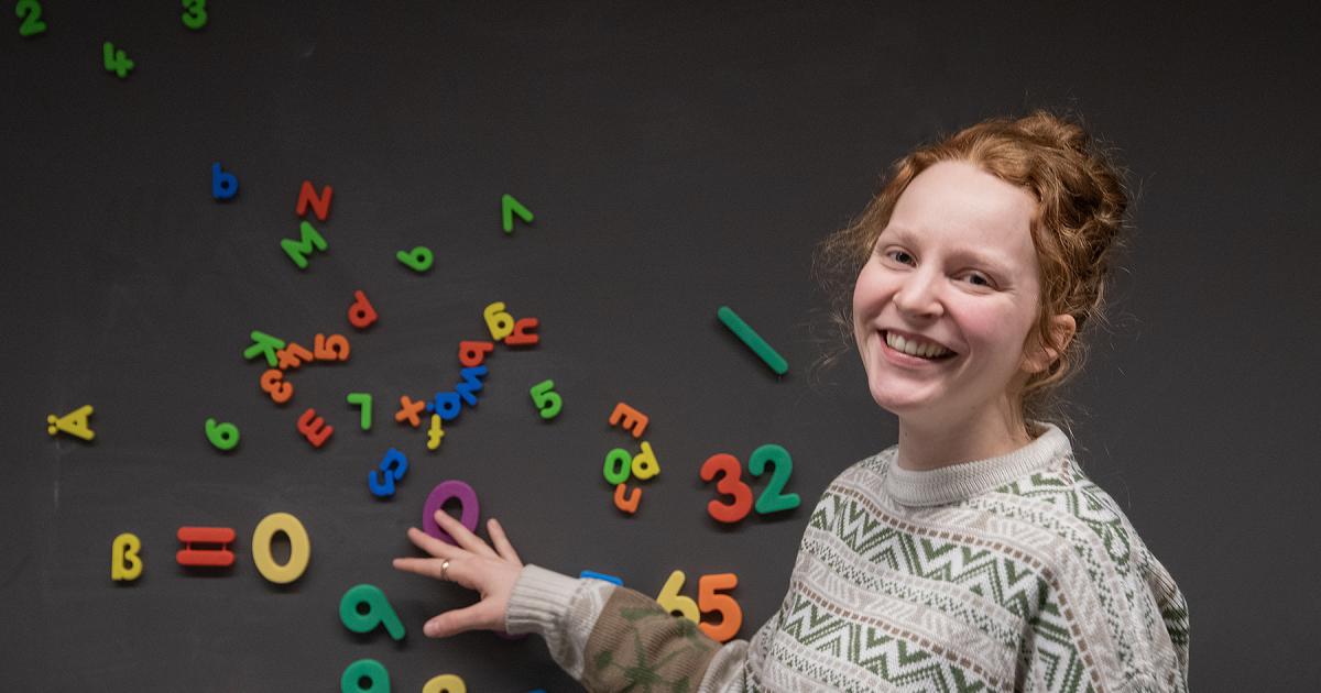 ”Minä inspiroiduin matematiikan tunnilla ja voin saada muutkin innostumaan” | Matematiikan, fysiikan ja kemian opettajan kandiohjelma