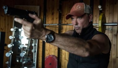 Nyt Netflixissä: Toimintaelokuva ei vakuuta – edes Michael Keaton ei pelasta leffaa