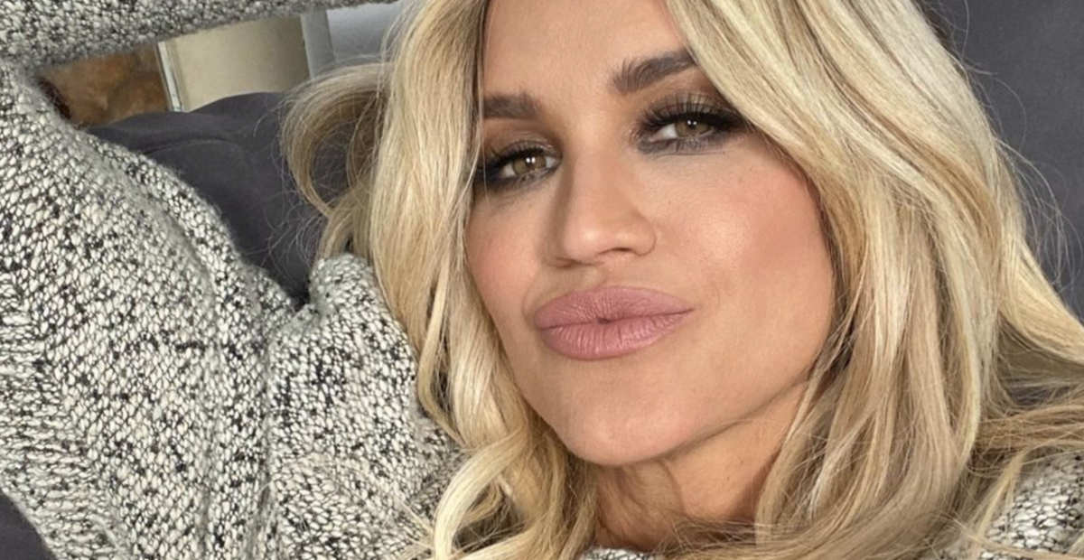Pussycat Doll nautti täysin rinnoin paratiisista – rantaelämää, aurinkoa ja ystäviä – Stara