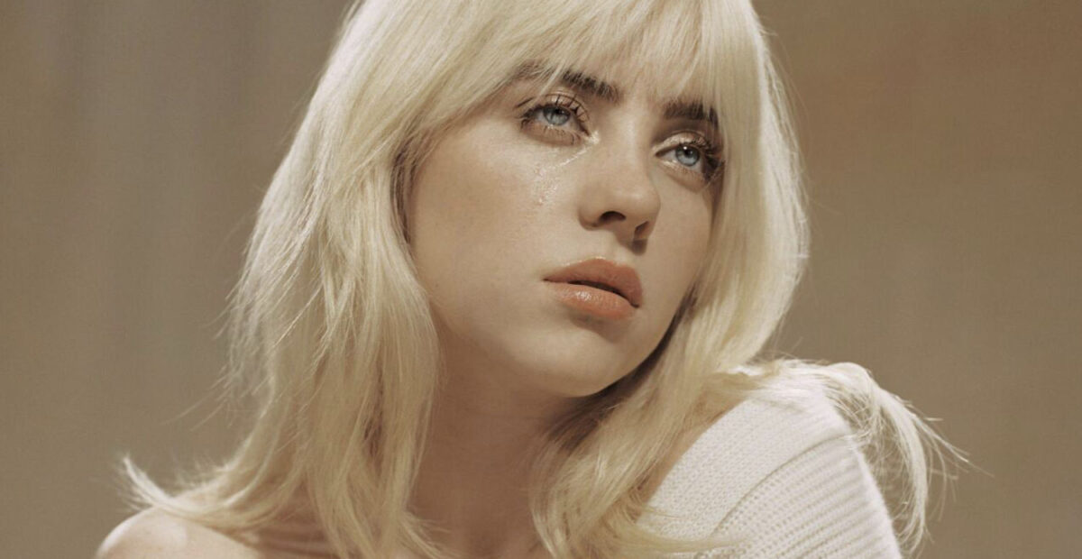 Billie Eilish kuvasi poveaan uima-altaassa – lyhyt kommentti kiteytti tunnelman – Stara