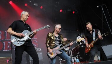 Kauan eläköön Hurriganes! Black Devils, Ile Kallio ja Janne Louhivuori tekevät pitkän syyskiertueen