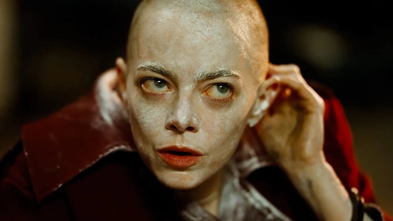 Poor Things -ohjaaja lyö kovaa: Emma Stonea epäillään alieniksi – katso Bugonian traileri