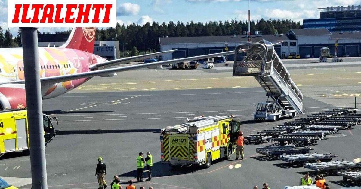 Hälytys suuresta ilmaliikenneonnettomuudesta Helsinki-Vantaalla - Iltalehti