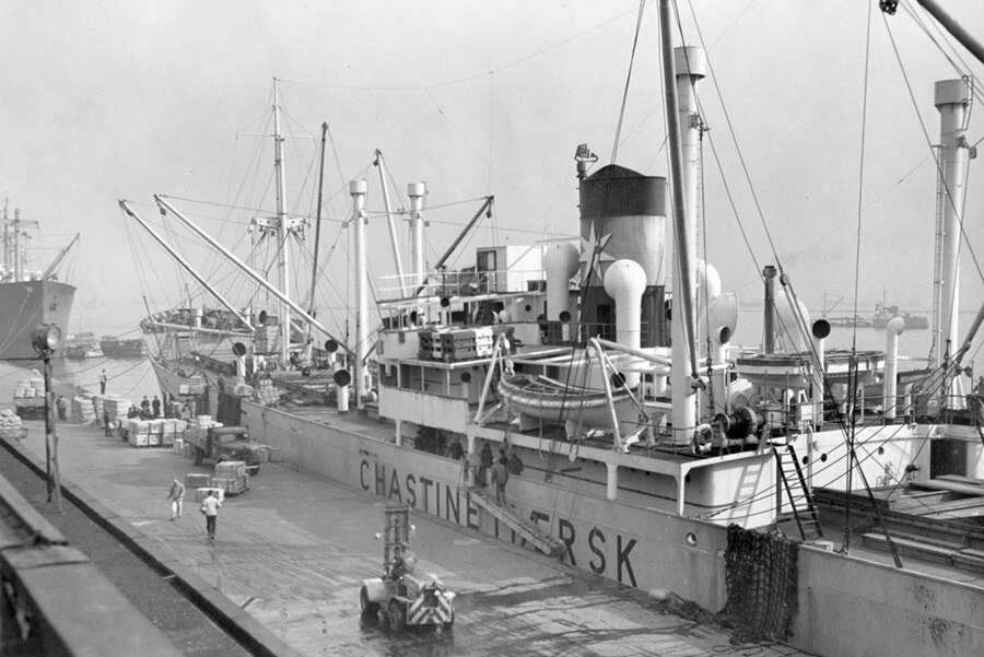 Satama on hurja paikka kotkalaiskirjailijoiden kuvauksissa – rouhea ympäristö herättää myös hellyyttä