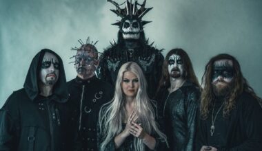 Cradle of Filth -soppa sakenee: kitaristi sai potkut, ex-kiipparisti varoittaa bändin riveihin astuvia