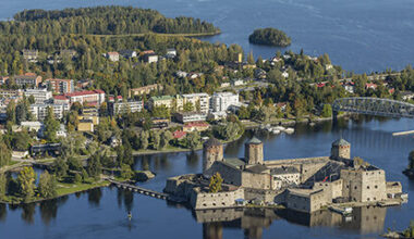 Kulttuurikahvit 2.9.2025: Kulttuurin unelmavuosi 2026 ja Nälkälinnanmäen kuulumiset