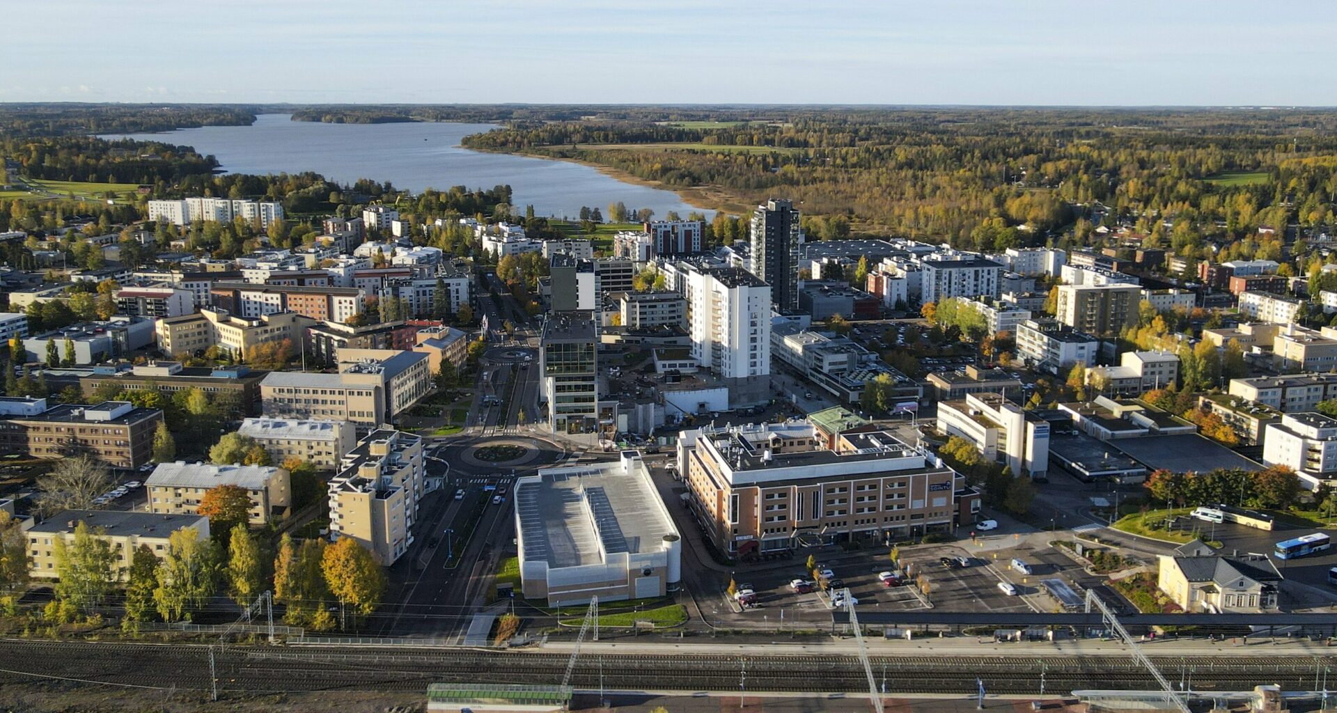 Järvenpään kirjaston tietolukupiiri syksyllä 2025