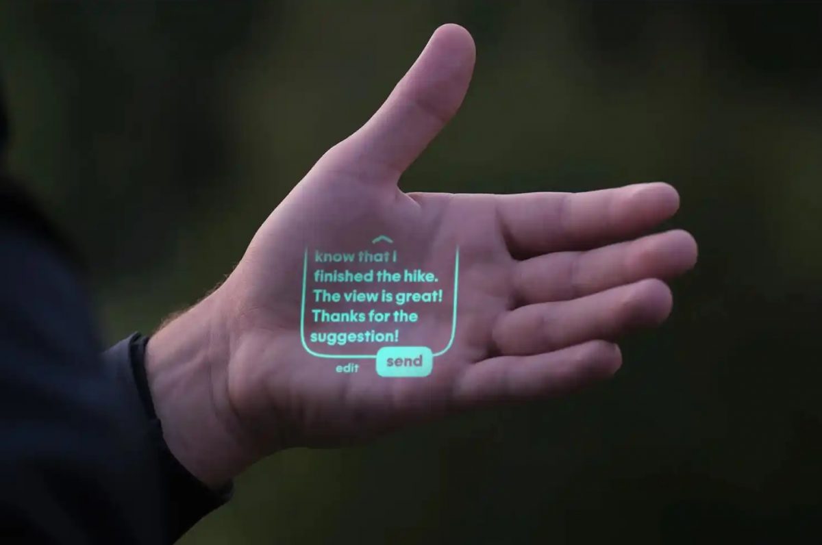 Tekoälyä voi pyytää luomaan halutunlaisen viestin, ja ennen lähettämistä sen voi vielä tarkistaa kämmeneltä Ai Pinin heijastamana.