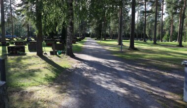 Kirkkoherra Jormakan mielestä Palmun muistomerkin tilanne on surullinen: "Se on kerrassaan lumoava teos, mutta aivan liian iso"