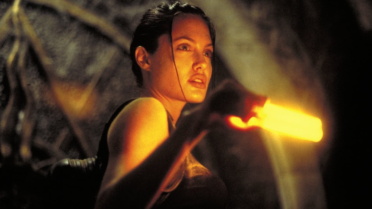 Illalla tv:ssä: Angelina Jolie oli tuskissaan Tomb Raiderin kuvauksissa - painajaismainen kohtaus piti kuvata monta kertaa uusiksi