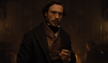 Kuva: Aaron Taylor-Johnson valmistautuu Nosferatu-ohjaajan ihmissusielokuvaan kasvattamalla karvoja