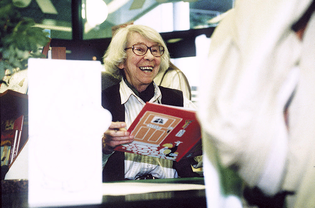 Tove Jansson vastasi saamiinsa kirjeisiin säntillisesti. Palvontaa tai pohjatonta ihailua hän ei sietänyt ja saattoi sanoa siitä vastauksessaan suoraan.