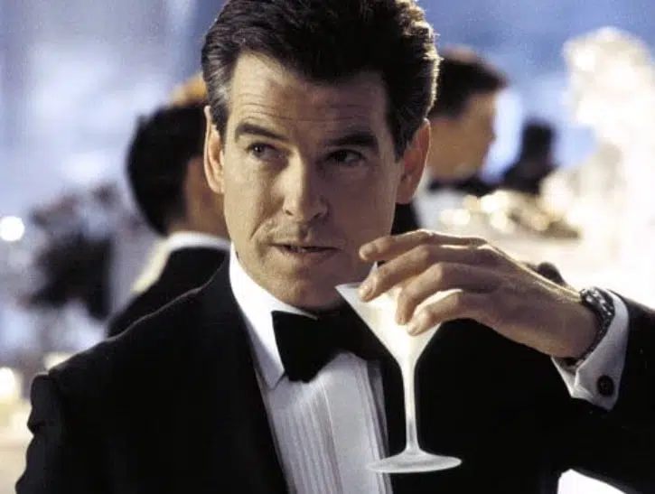 Tänään tv:ssä: Vuoden 2002 Bond-elokuvassa on naurettavia juttuja – "Heikoin Bondini", sanoo Pierce Brosnan