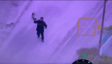 Kylmäpäinen ukrainalaismies tuhosi Venäjän räjähdedronen paljain käsin