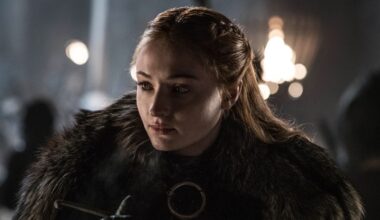 Sophie Turner puolustaa Game of Thronesin järkyttäävää raiskauskohtausta: "Tänä päivänä olisi varmasti sisältövaroituksia"