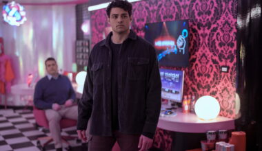 Noah Centineo / The Recruit.