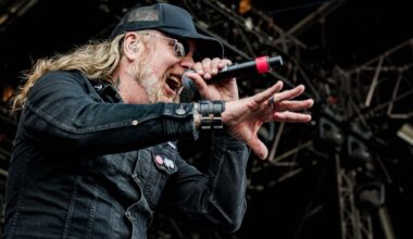 At the Gates tiedottaa huolestuttavia uutisia - syöpää sairastava keulakuva on sairaalassa "ympärivuorokautisessa tarkkailussa"