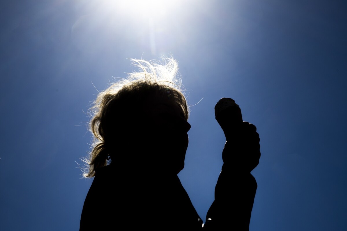 Ylä-Kainuussa 30 asteen raja rikki heinäkuun viimeisenä päivänä - auringon lisäksi luonto tarjosi sadekuuron ja ukkosia