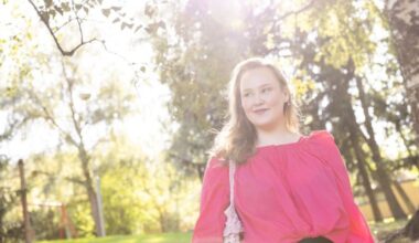 Alumnimme Emma Vaaramäki: Matematiikan opettaja ja TikTok-sisällöntuottaja tuntee vastuuta oppilaista myös vapaalla